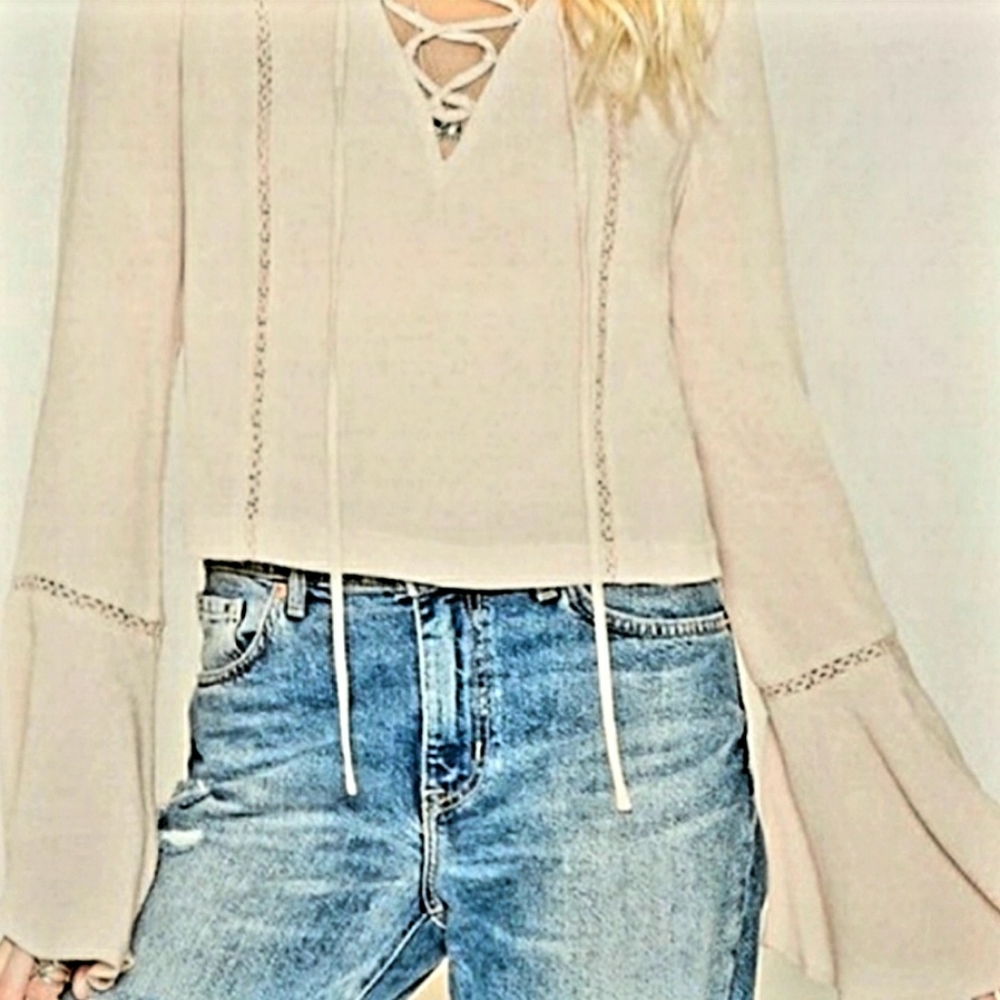 NWT Forever 21 top with bell sleeves